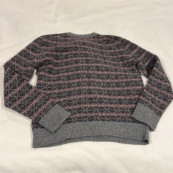 Cozy up in style with this H&M sweater from the Mauritz Archive Collection! - Picture 5 of 6